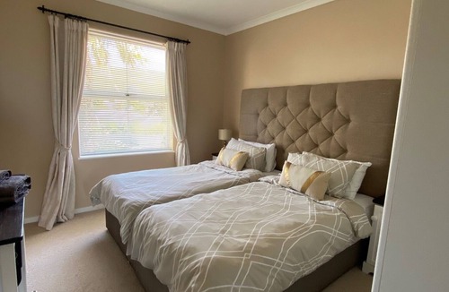 Hermanus City-Centre Apartment | Seafront @ Marine Terrace - views of Walker Bay. Whales, waves and sunrise