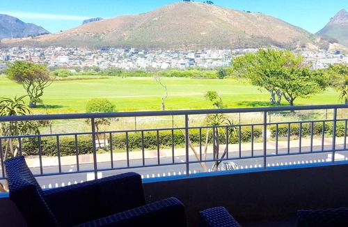 Mouille Point Apartment | Seafront Mouille Point 2 bedroom 2 bathroom Apartment Cape Town Westridge B