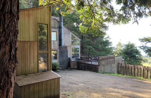 Sea Ranch Cabin | Seahorse Retreat - 3 bedroom cabin with Ocean Views, Tall Trees and Privacy