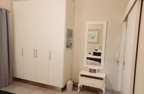 Westcliff Apartment | Seashell Cottage