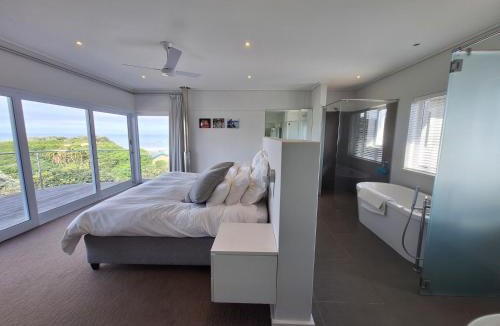 Port Alfred House | Seaside Beach House with Pool & Invertor