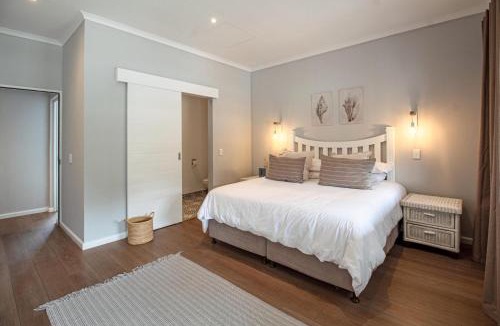 Keurboomstrand Apartment | Seaside Escape at The Dunes: Walk to Beach Braai
