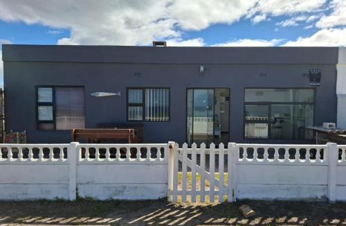 Pearly Beach House | Seaside Escape