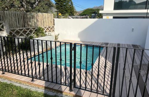 Hout Bay House | Seaside & Pool Haven Hout Bay