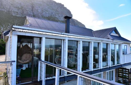 Betty's Bay Apartment | Seaview on 2822 Happy Whale Cottage