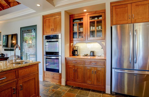 Freestone House | Sebastopol Luxury Home With Views, Pool & Hot tub