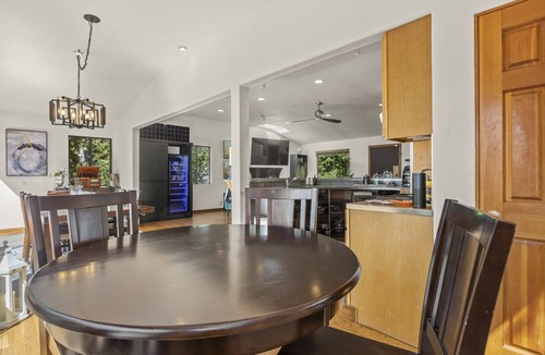 Merriewood House | Secluded Luxury home in Montclair Hills