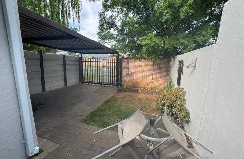 Edenvale Apartment | Secure cottage with Wifi and PLEX OR Tambo Airport