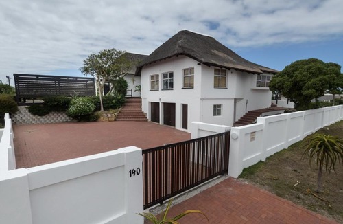 Saint Francis Bay House | See the sea-Holiday house @ 140 St Francis Drive