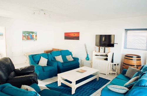 Gordons Bay Central House | Self-catering Accommodation in Gordons Bay, Cape Winelands
