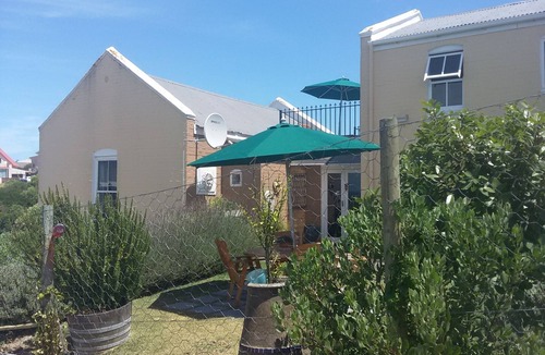 Vermont Apartment | Self Catering apartment on the greenbelt, overlooking the ocean