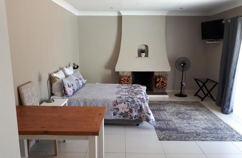 Milnerton Apartment | Self-Catering Holiday/work Accommodation