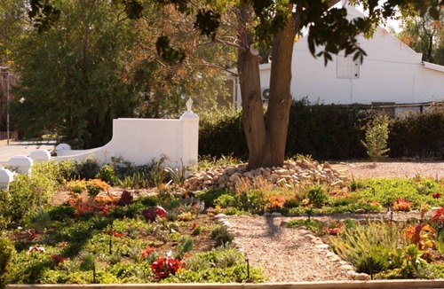 Calitzdorp House | Self-Catering House in Calitzdorp with Air Conditioning & Pool