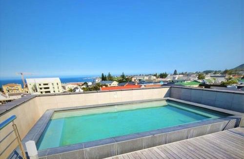 Hermanus City-Centre Apartment | *Self-Check in - Whale Watching Paradise -Central*