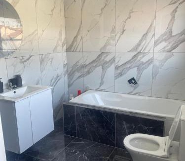 Greater Johannesburg Metropolitan Area House | Semeni Asante Guesthouse Getaway