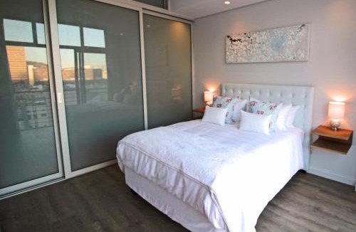 Cape Town City Centre Apartment | Sensational Sentinel