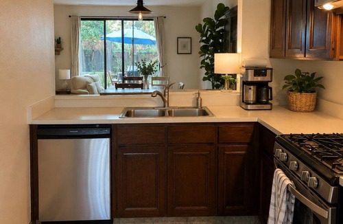 Novato House | Serene 3 br townhome with pool/Hot Tub in Novato