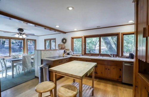 Santa Rosa Cottage | Serene Calistoga Cottage w/Pool & Hot tub in 9 acres of Woodland
