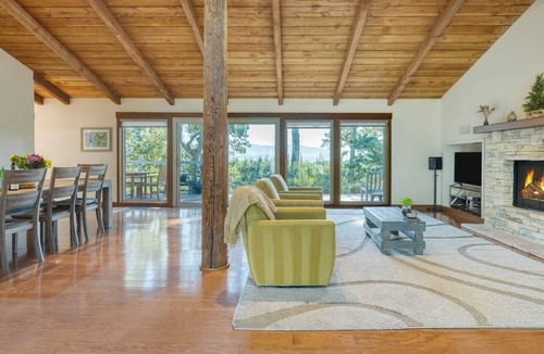 Del Monte Forest Cottage | Serene Crest by Avantstay A+ Design Near Beaches