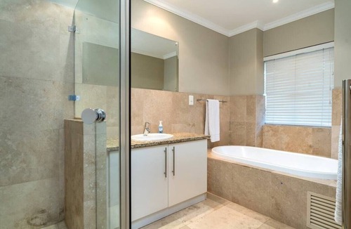 Simondium Cabin | Serene Family Golf Lodge on Nature Lake, in Pearl Valley Golf Estate and Spa