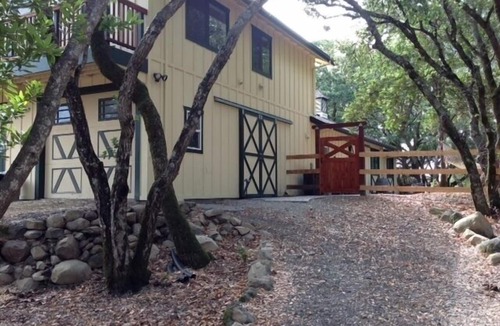 Sonoma Cottage | Serene Pied a Terre in the Wine Country (TOT 695N)