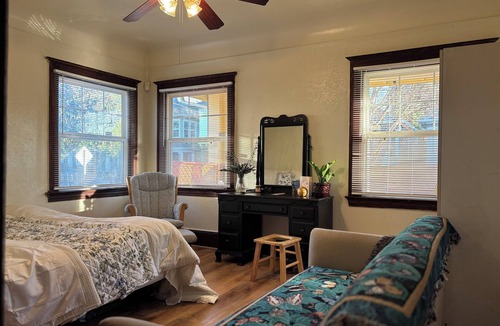 Ralph Bunche Bed & Breakfast | Serene Postpartum Retreat: Nurturing Space for New Mothers hosted by QCCS