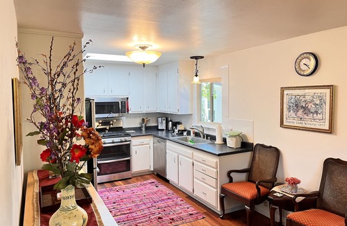 Sonoma House | Serene Sonoma Home, Walk/bike downtown in minutes