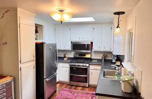 Sonoma House | Serene Sonoma Home, Walk/bike downtown in minutes