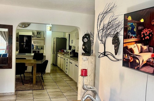 Faerie Glen House | Serene Thatched Roof Retreat in Faerie Glen, Pretoria
