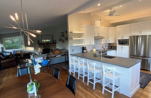 Sonoma House | Serene Vineyard home with pool, tennis court and 2x pickle ball courts