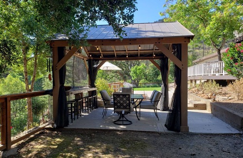Santa Rosa House | Serene wine country home, central AC, close to golf, hiking, wineries & dining