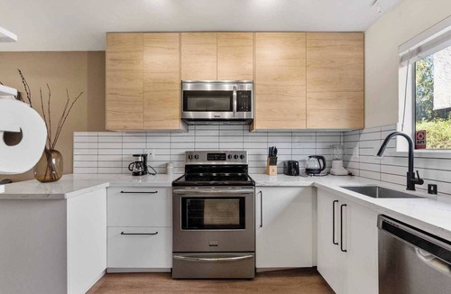 Redwood City House | Serenity Home on Oak Ave #42525