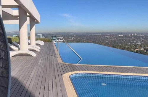 Greater Johannesburg Metropolitan Area Apartment | Serviced apartment ∙ 5 guests