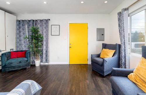 Oakland Apartment | SF City Inn free parking on site