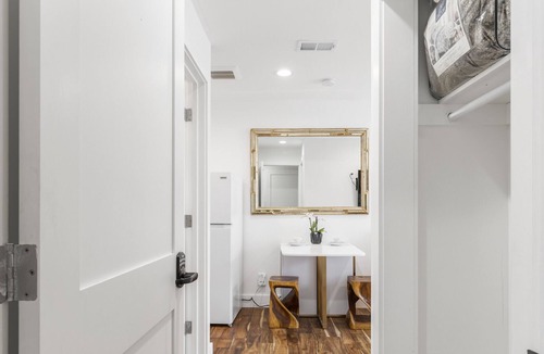 Inner Richmond House | SF Nest Studio by UCSF/GGP/Japantown Walking to everything