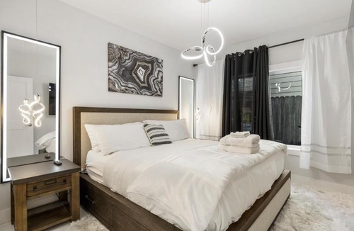 Inner Richmond Apartment | SF Newly Remodeled Charming home With 100% Walking Score