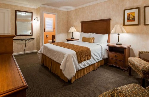Millbrae Hotel | SFO El Rancho Inn | Free Breakfast. Near Airport
