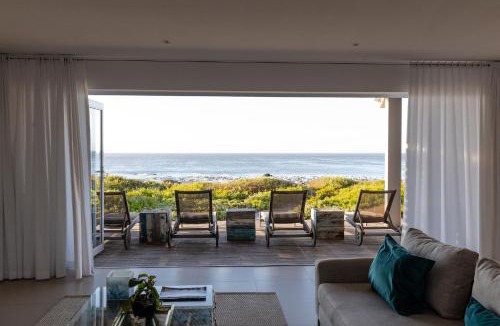 Shelley Point Villa | Shades of Blue