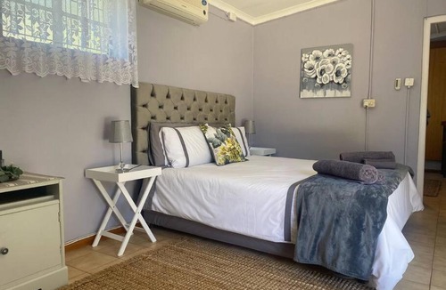 Oudtshoorn Apartment | Shades of grey