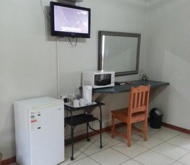Ga-Segonyana House | Shalom Guesthouse