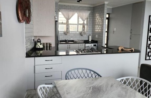 Doonside Apartment | ShangriLa603-Wifi, Amanzimtoti