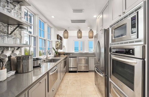 Sunnyside House | Shared Moments | Private Beach Access | Gulf Front | Hot Tub