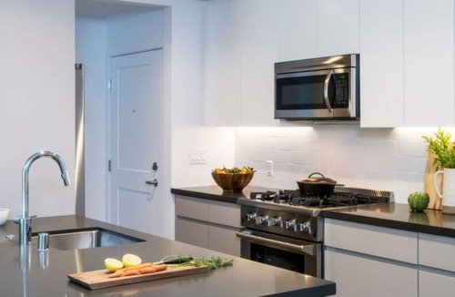 Sharon Heights Condo | Sharon Green: Bright 3BR Condo