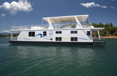 Lakehead Boat Rental | Shasta Marina at Packers Bay's Sumerset Houseboat.