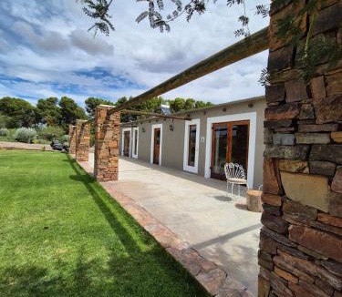 Beaufort West House | Shearers Cottage Unit B - Farm Stay