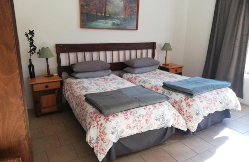 Elundini House | Sheeprun Farmstay