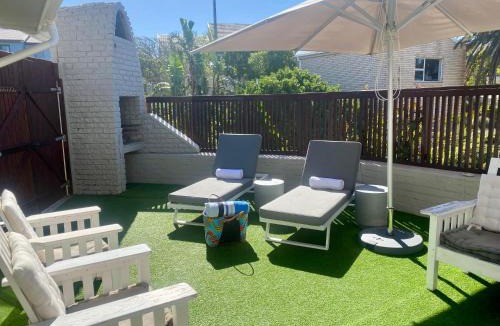 Paradise Beach House | Shelly FantaSea - Paradise Beach, Beachfront