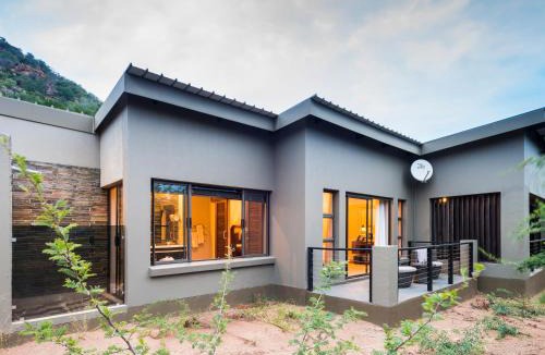 Pilanesberg National Park Cabin | Shepherds Tree Game Reserve