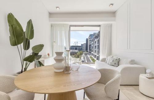 Victoria and Alfred Waterfront Apartment | Signature Home at Waterfront Canals