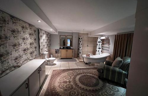 Greater Johannesburg Metropolitan Area House | Silken Trap Guest House NO LOADSHEDDING